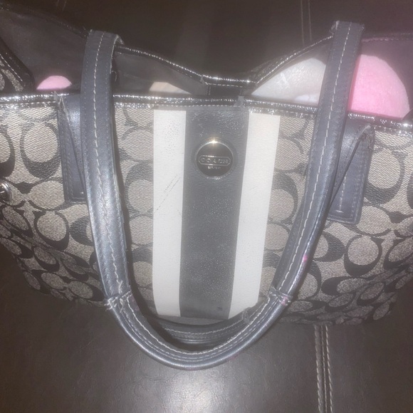 Coach flawed - Picture 6 of 13